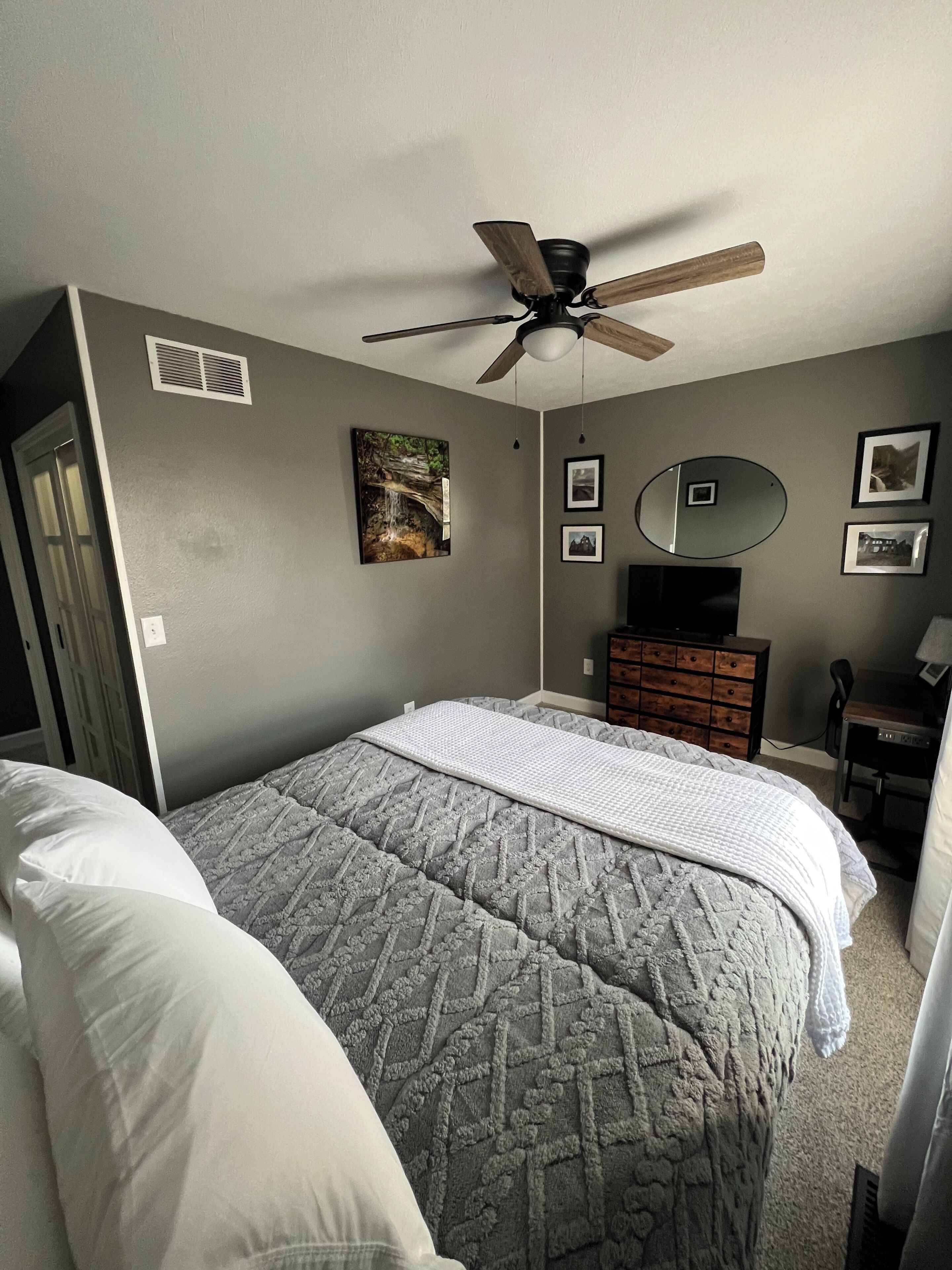 3 soverom, strykejern/-brett, wi-fi (inkludert) og sengetøy