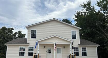 Welcome to our Comfy Condo, on historic rte 66, 15 min from Ft Leonard Wood.