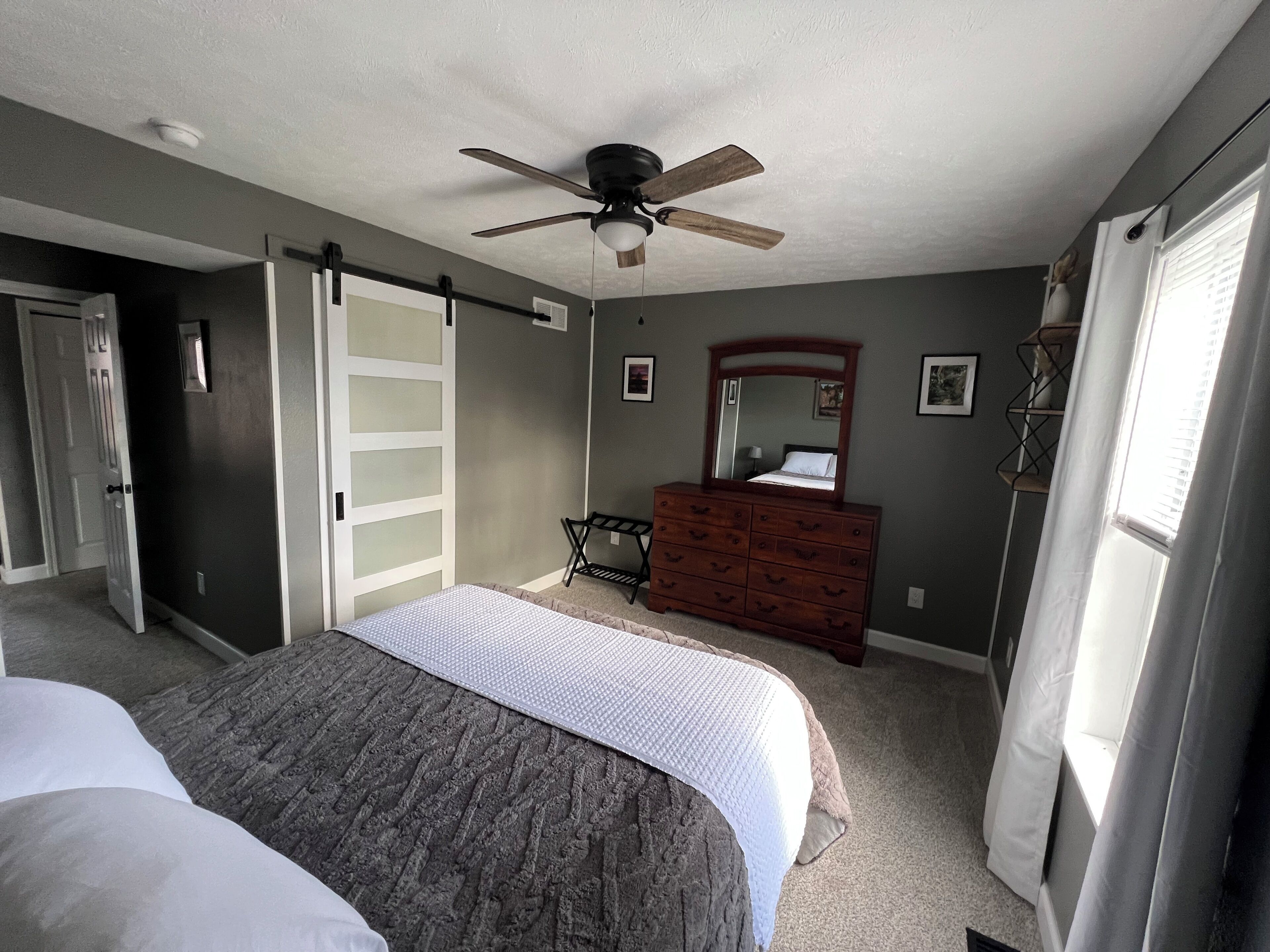 3 habitaciones, tabla de planchar con plancha y wifi gratis 