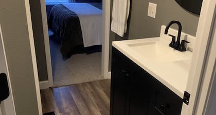 Welcome to our Comfy Condo, on historic rte 66, 15 min from Ft Leonard Wood.