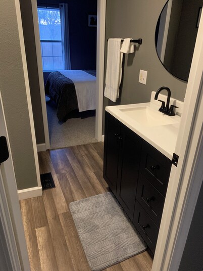 Welcome to our Comfy Condo, on historic rte 66, 15 min from Ft Leonard Wood.