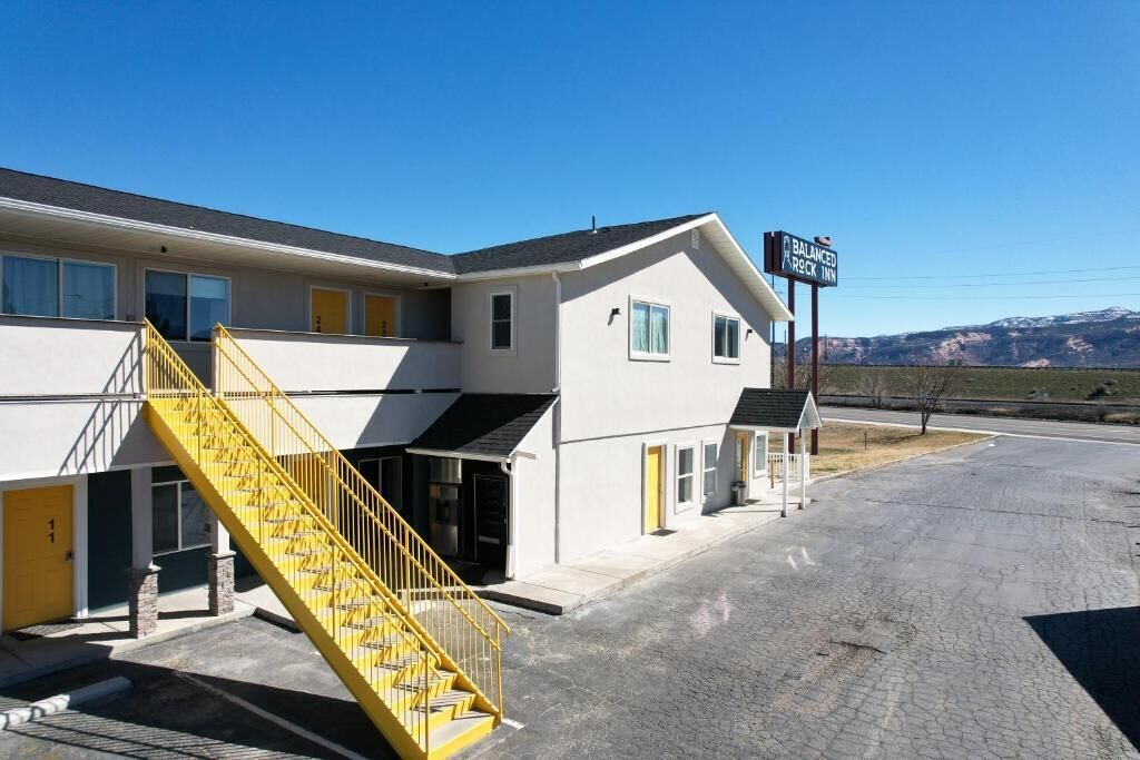 Single Room, 1 King Bed, Non Smoking | Exterior