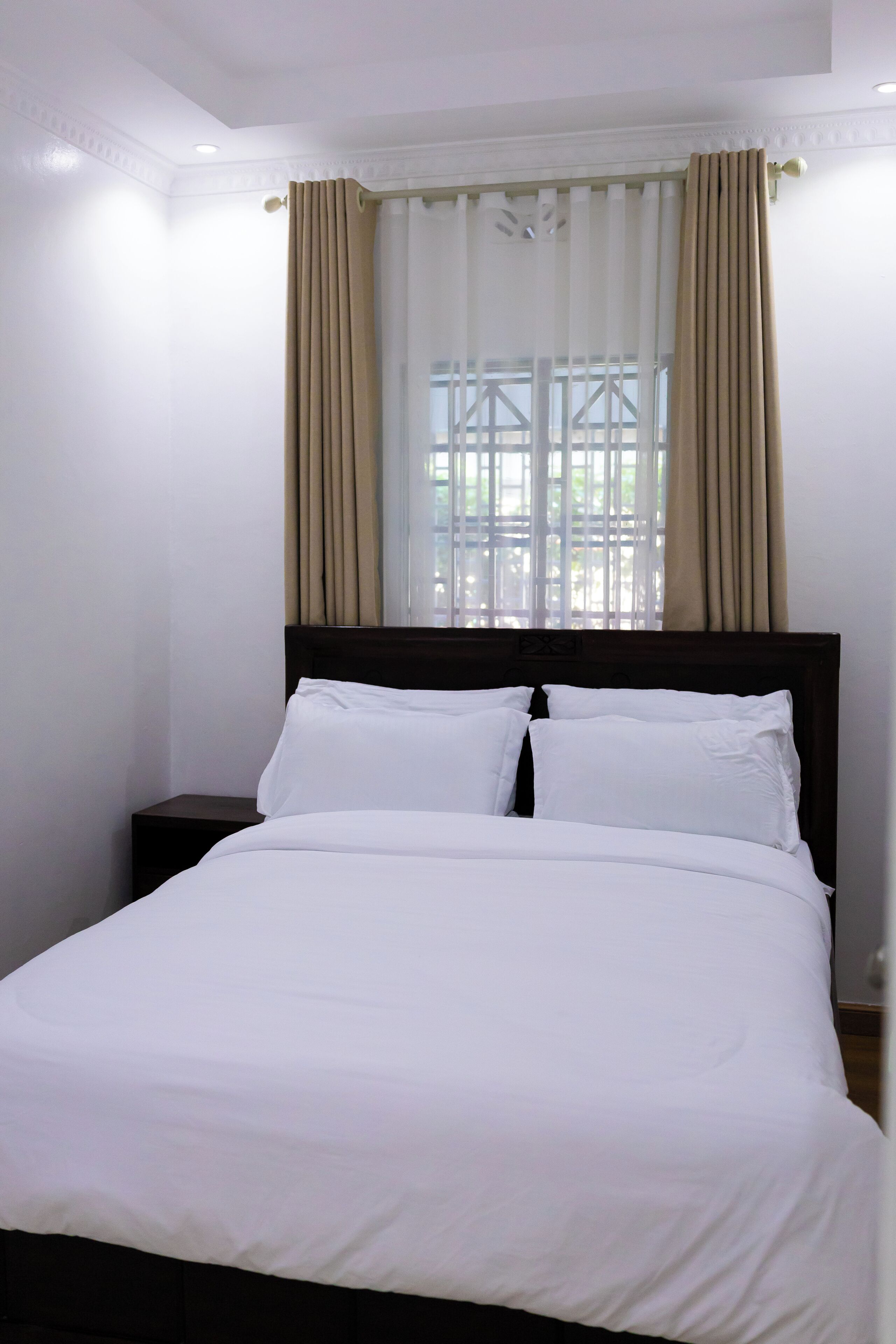 4 slaapkamers, een strijkplank/strijkijzer, wifi, beddengoed