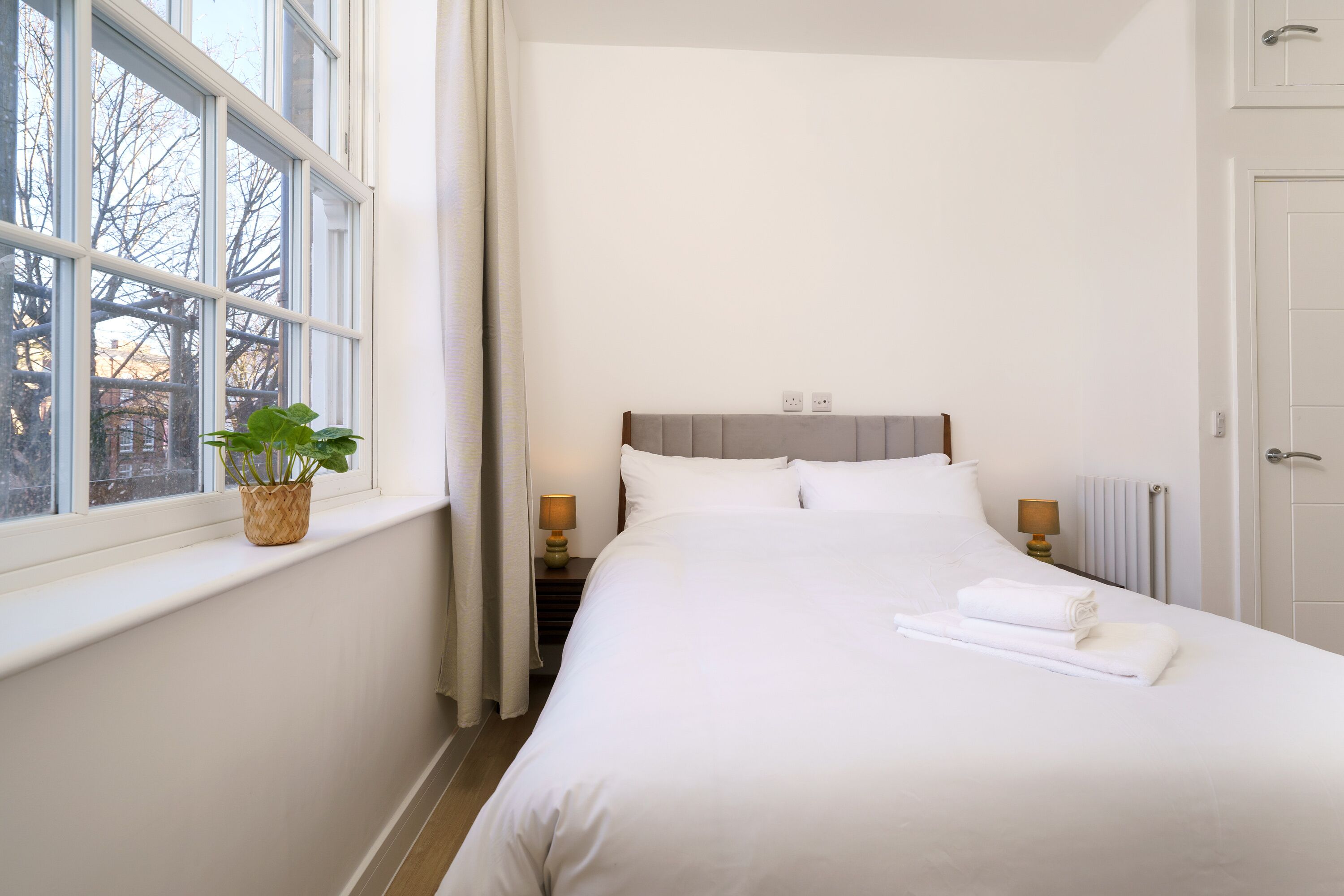 Silitysrauta/-lauta, internet, vuodevaatteet