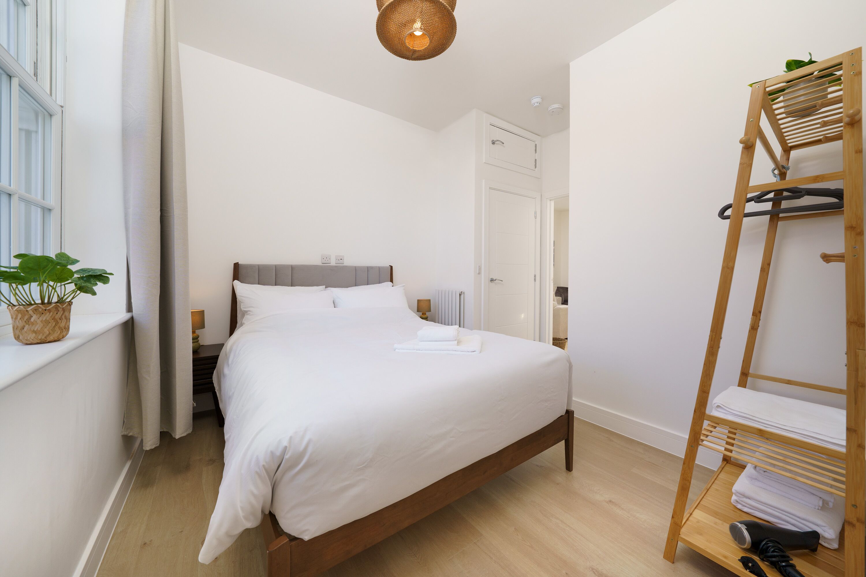 3 bedrooms, iron/ironing board, Internet, bed sheets