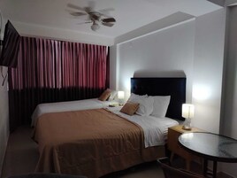 Twin Room, Private Bathroom | Egyptian cotton sheets, premium bedding, free WiFi, bed sheets
