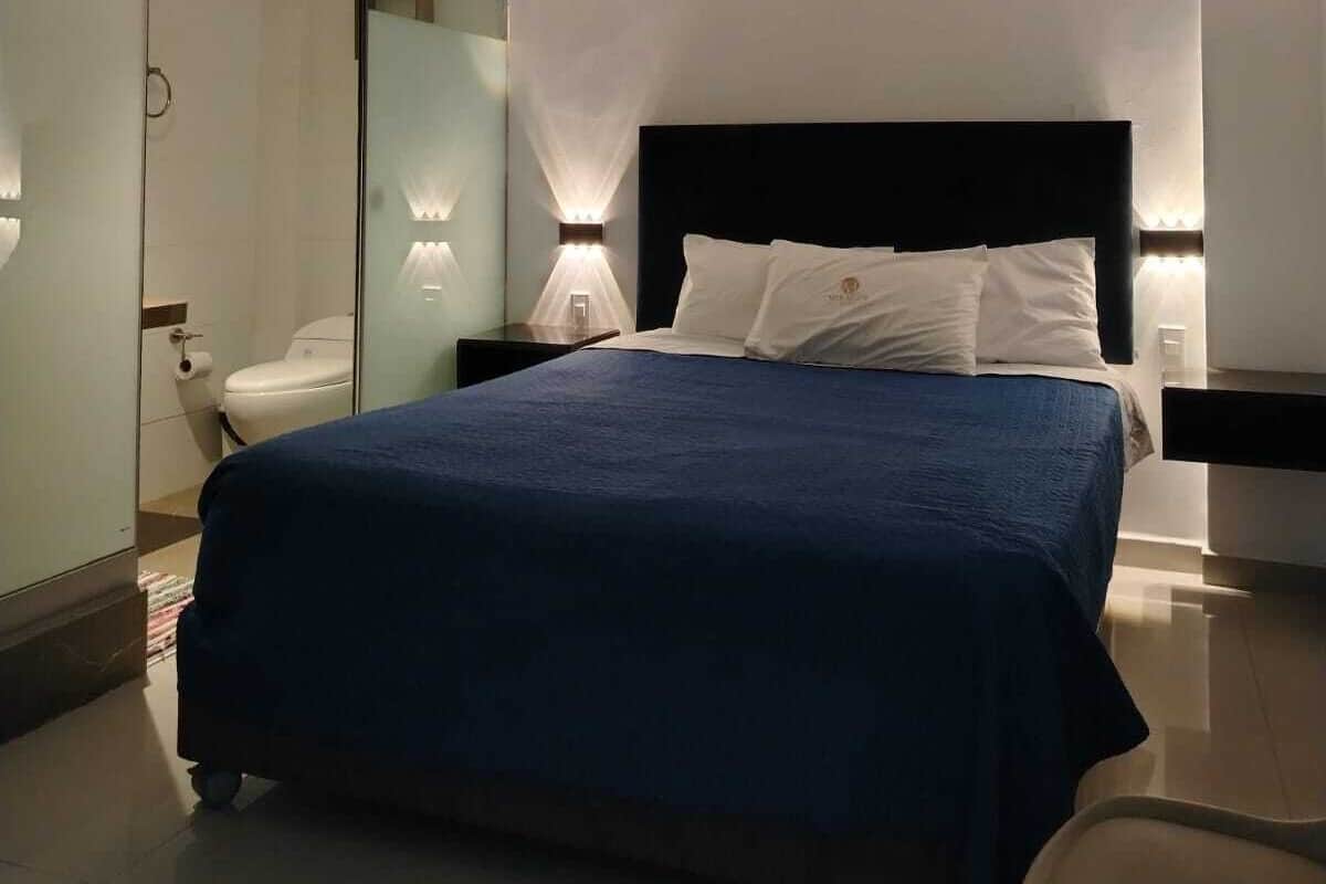 Deluxe Double Room | Egyptian cotton sheets, premium bedding, soundproofing, WiFi (free)