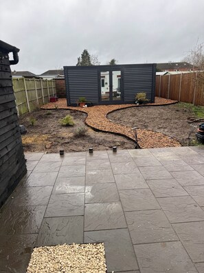 Property grounds - Stylish Private Lodge with FREE Parking, Fast WiFi, Netflix & Prime (Feltham)