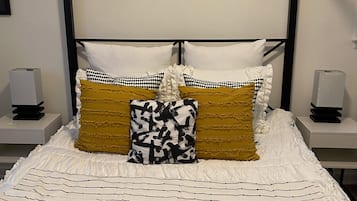 2 bedrooms, desk, iron/ironing board, free WiFi