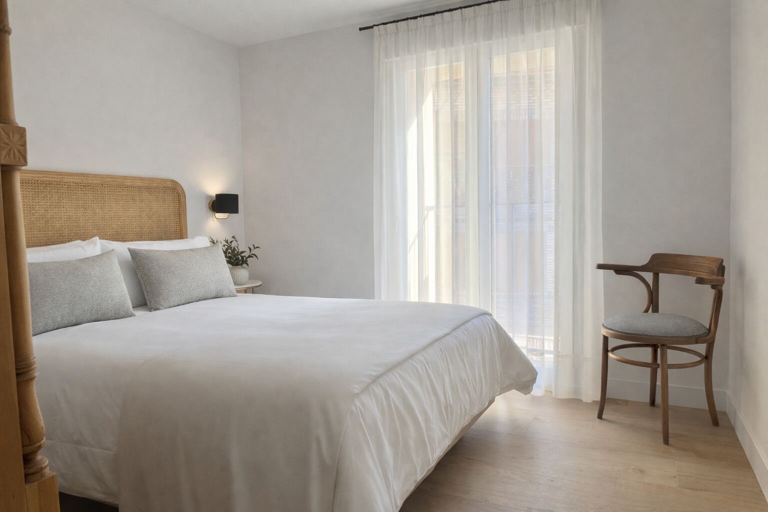 4 habitaciones, tabla de planchar con plancha y wifi gratis 
