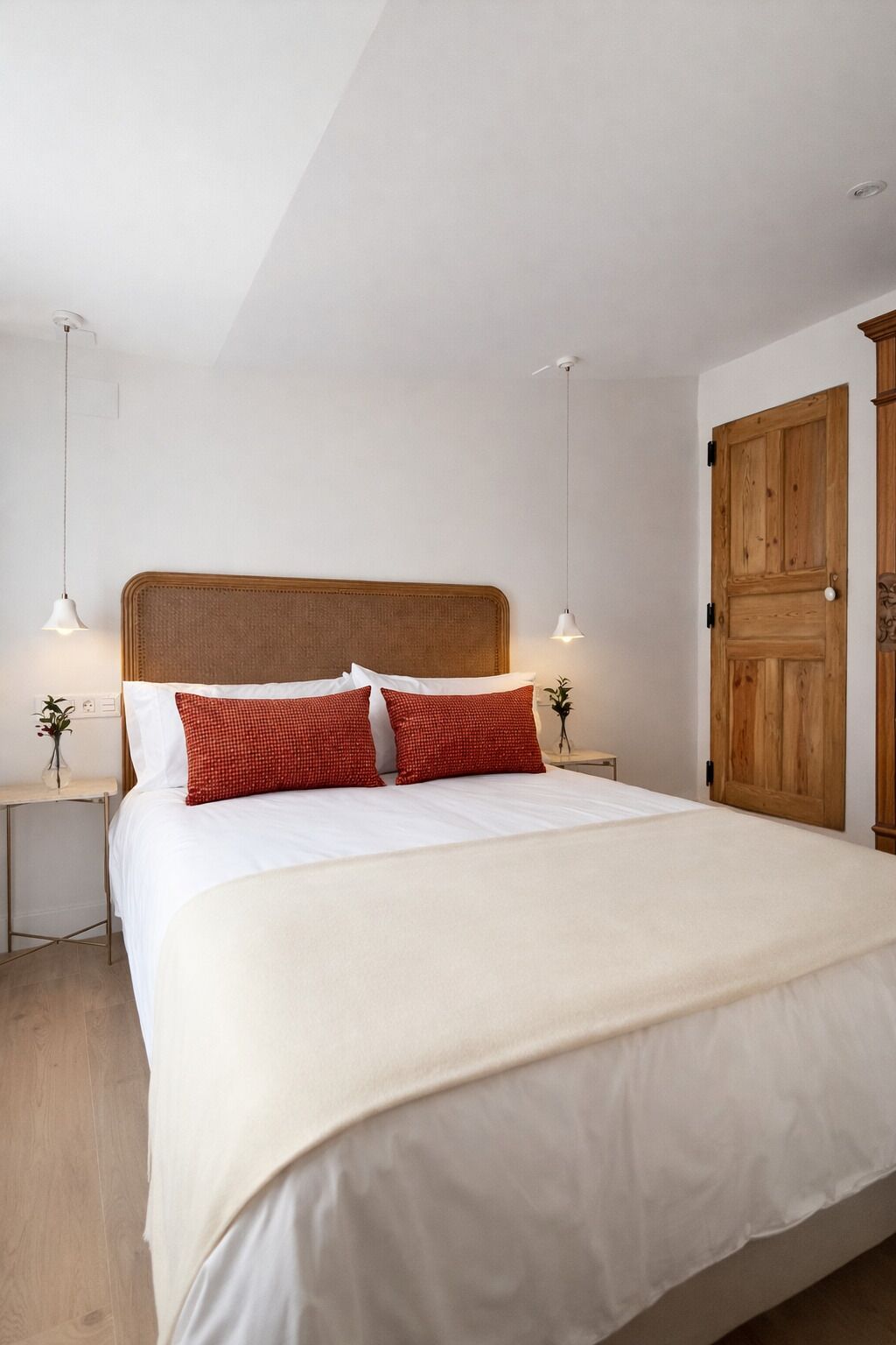 4 slaapkamers, een strijkplank/strijkijzer, gratis wifi, beddengoed