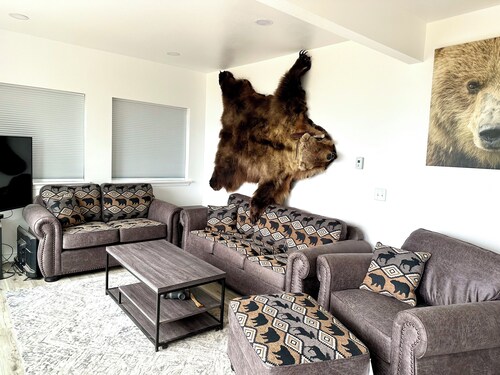 Paradise Suites Bear Den