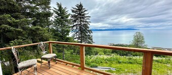 Paradise Suites Bear Den