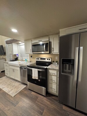 Microwave, oven, stovetop, dishwasher - Tiny Home on acreage.  Horse boarding available. (Dublin)