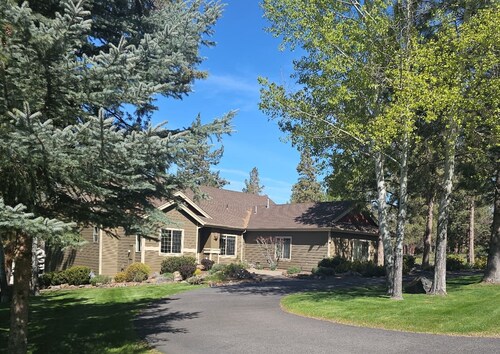 Tipsy Turtle | RunningY | Crater Lake | Sleeps 12