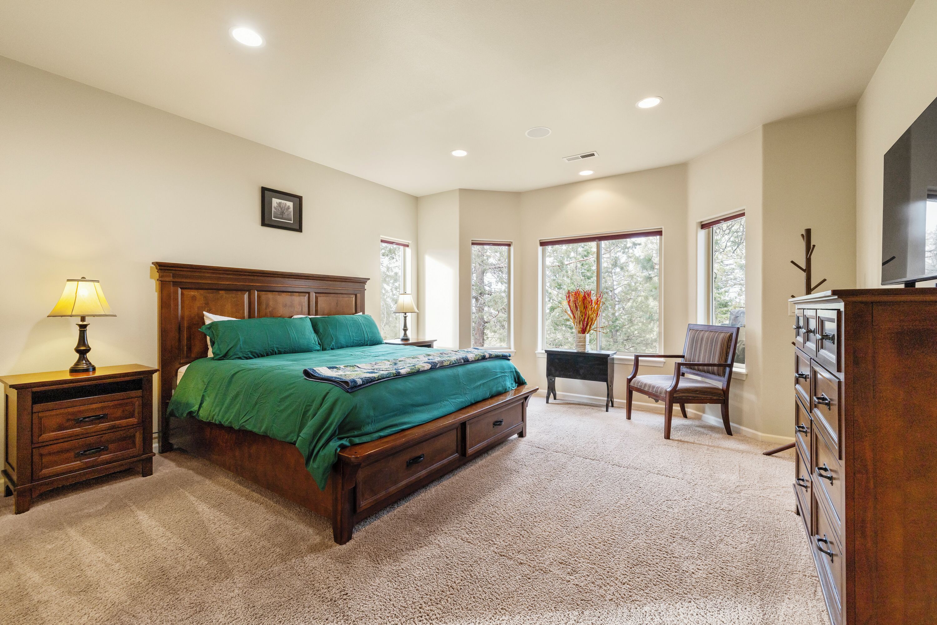 4 bedrooms, desk, free WiFi, bed sheets