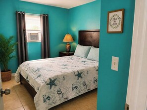 1 slaapkamer, een strijkplank/strijkijzer, gratis wifi, beddengoed