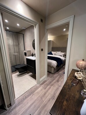 Bügeleisen/Bügelbrett, WLAN, Bettwäsche