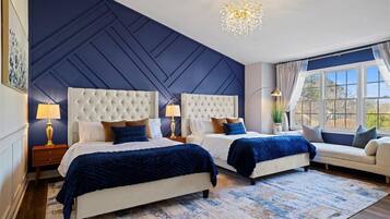 4 slaapkamers, een kluis op de kamer, een bureau