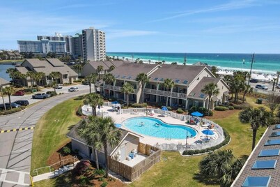 2-Min Walk to Beach Seascape Lakefront Villa 216- Sunsets Pickleball Tennis Golf