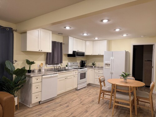 3-bedroom 2-bathroom Home near Lake Lure