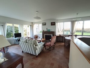 Living area - Apartment for 6 people. (DAMGAN)