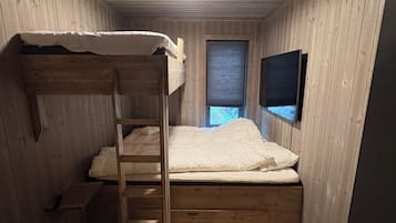 Premium-Apartment, 2 Schlafzimmer, Nichtraucher, Hanglage | Individuell dekoriert, Verdunkelungsvorhänge, schallisolierte Zimmer