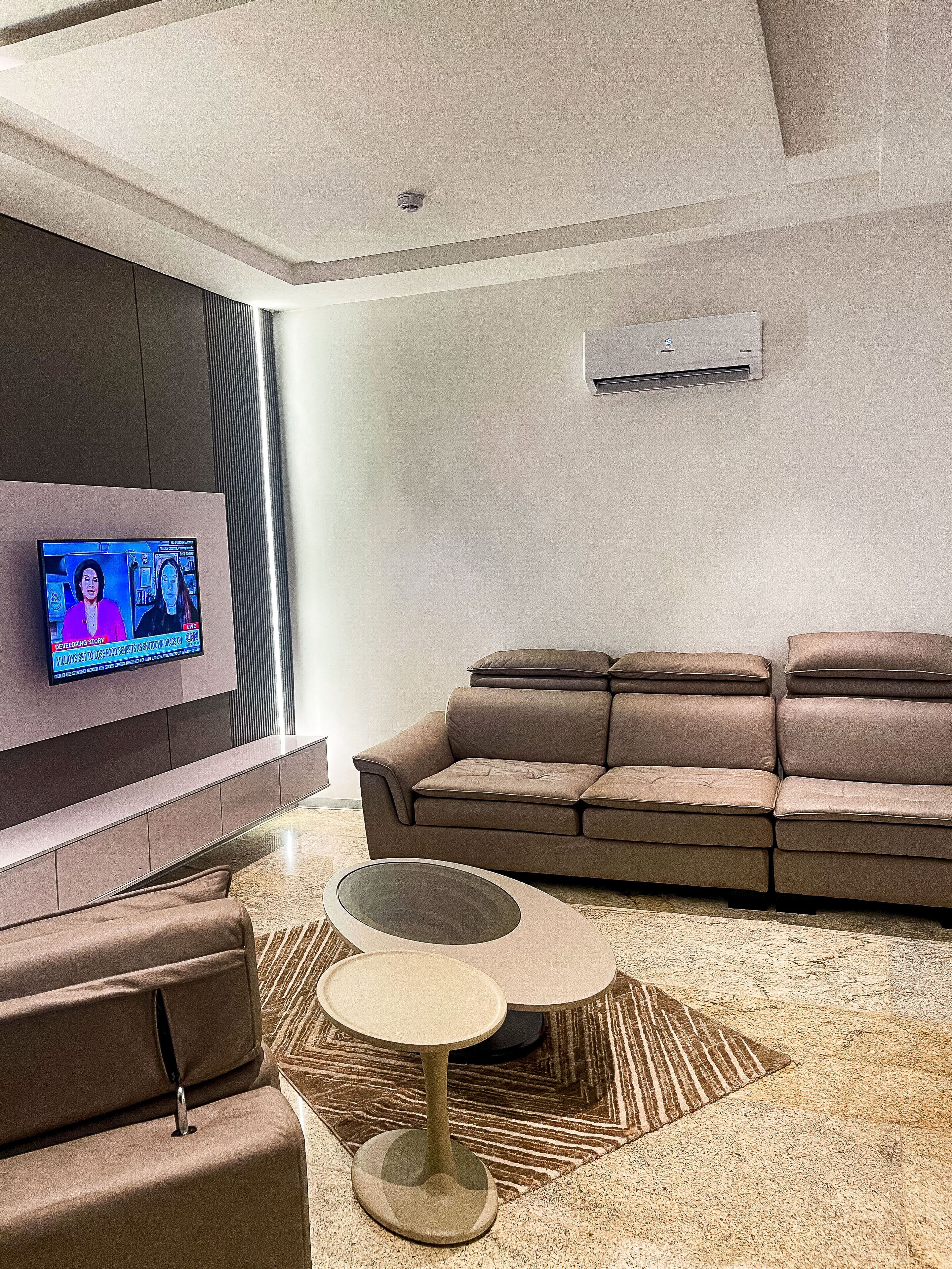 Comfort Suite, Balcony, Lake View | Interior