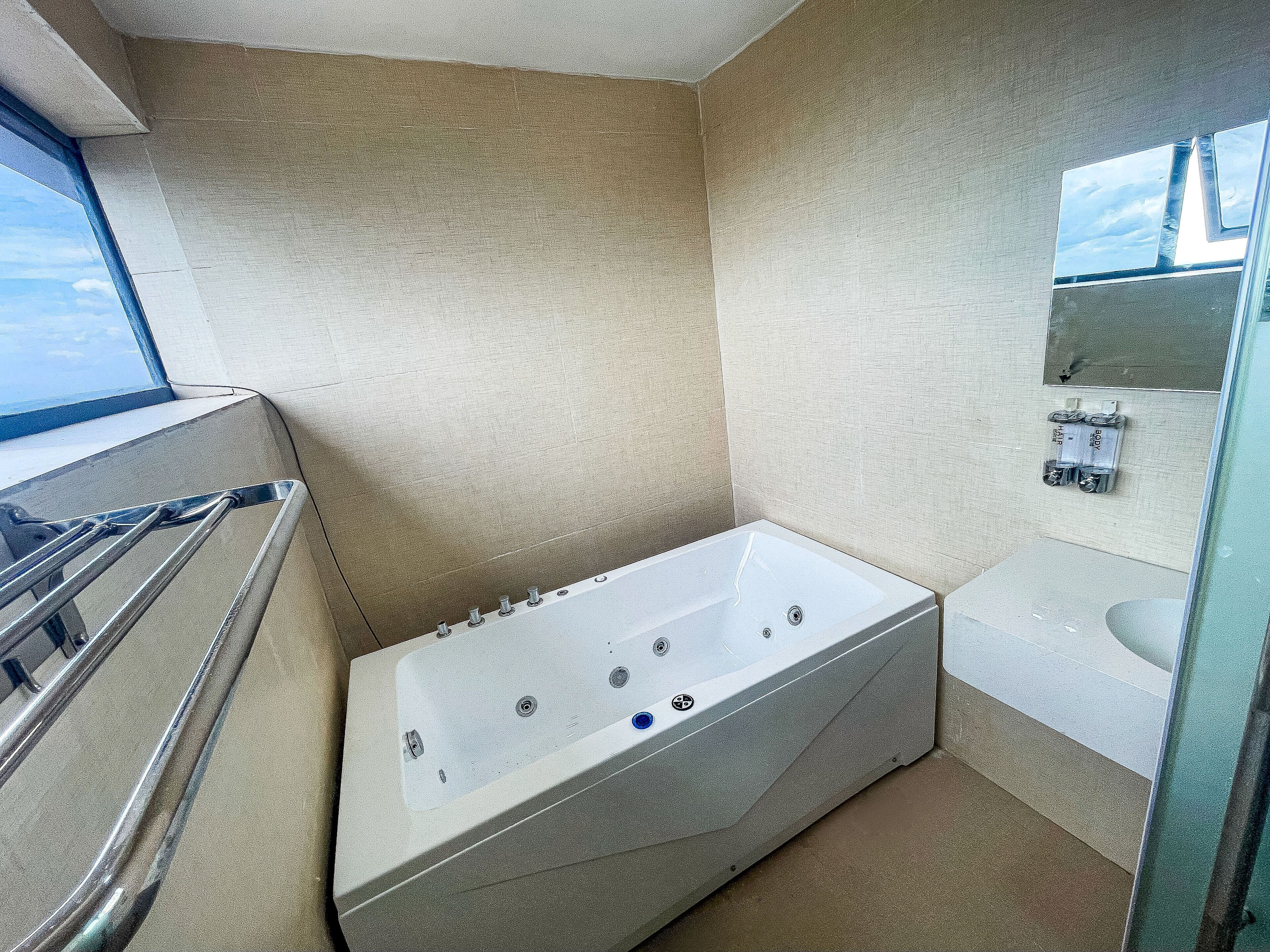 Dusche, Handtücher, Seife, Shampoo