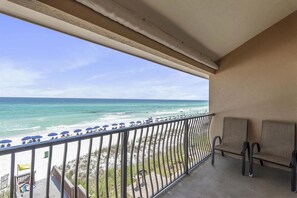 Property grounds - Beautiful Beachfront - Snowbird Rates Available! - 2 Story Coral Reef Club (Destin)