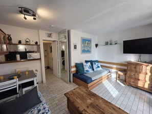 Living area - Lovely studio apartment swimmingpool Richelieu beach, Cap d'Agde (LE CAP D AGDE)