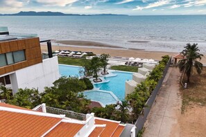 Pool - Beachfront, One bedroom at veranda Residence Pattaya (Sattahip)