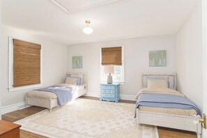 2 chambres, bureau, Wi-Fi gratuit, draps fournis