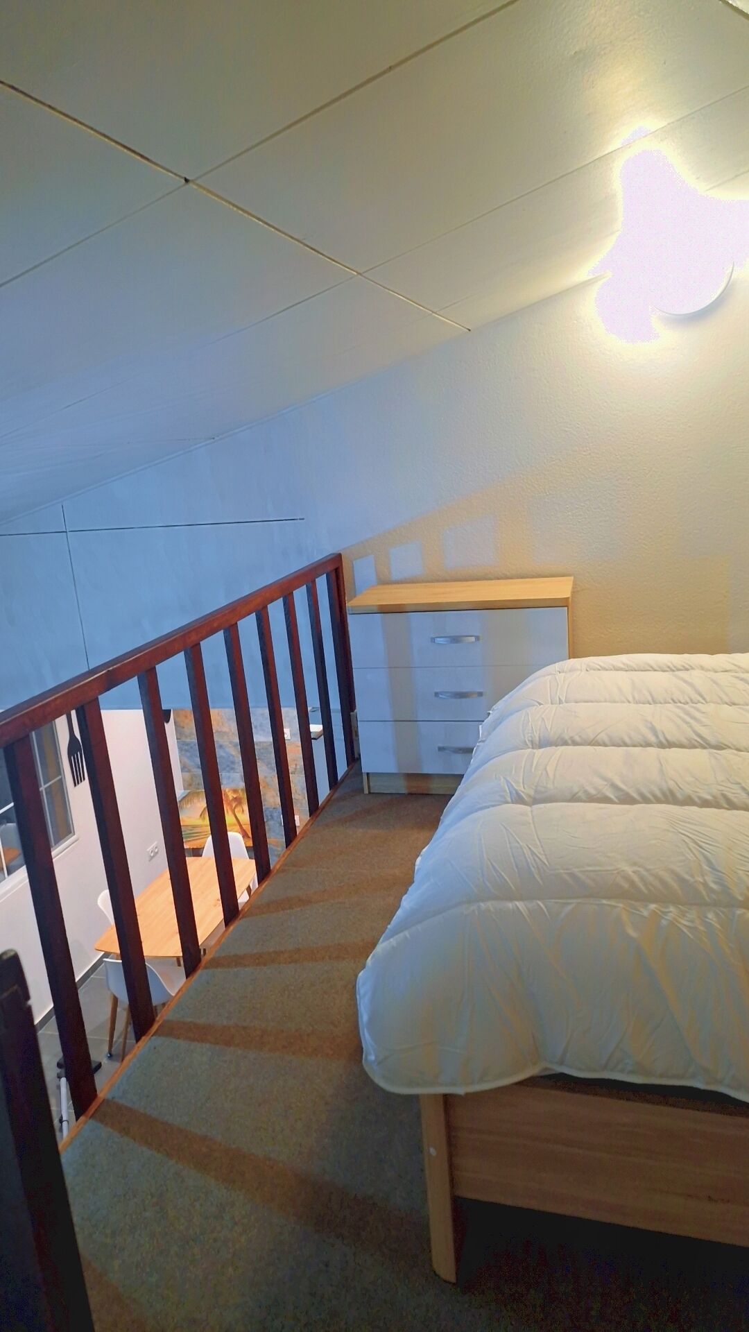 1 habitación, tabla de planchar con plancha, wifi y ropa de cama 