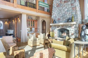 Property grounds - Villa Moraine Vail - Perfection for Large Groups, Hot Tub, Mountain Views (Vail)