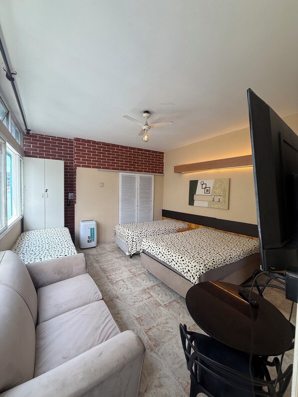 2 bedrooms, iron/ironing board, bed sheets