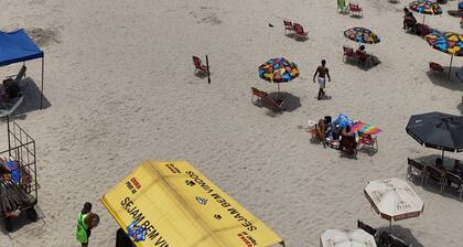 Beachfront apartment, right on the sand! Air conditioning! Beachfront, Ocean View