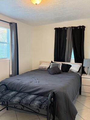 3 habitaciones, escritorio, wifi gratis y ropa de cama 