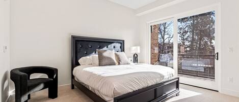 Skrivebord, strykejern/-brett, wi-fi og sengetøy