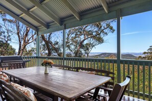 屋外ダイニングエリア