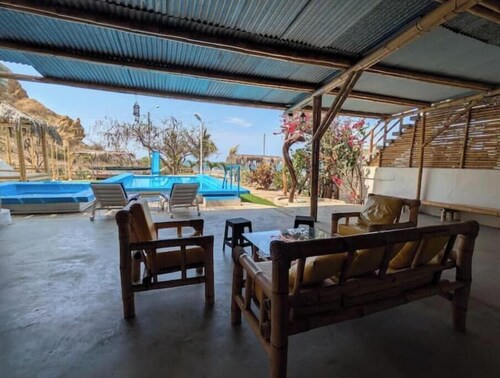 Panchita Beach House - Swimming Pool, Jacuzzi and Ocean View in Zorritos