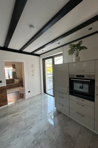 Charmante Fewo mit Dachterrasse, Wintergarten top by Interhome