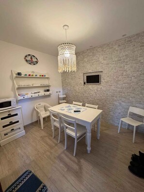 Dining - Holiday flat with air conditioning and terrace (Eraclea Mare)