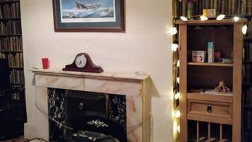 House, 4 Bedrooms, Smoking, Patio | Interior