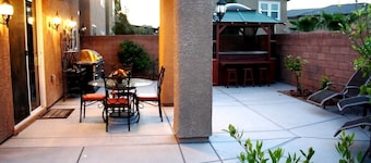Private Home w/ Game Room & Spa!