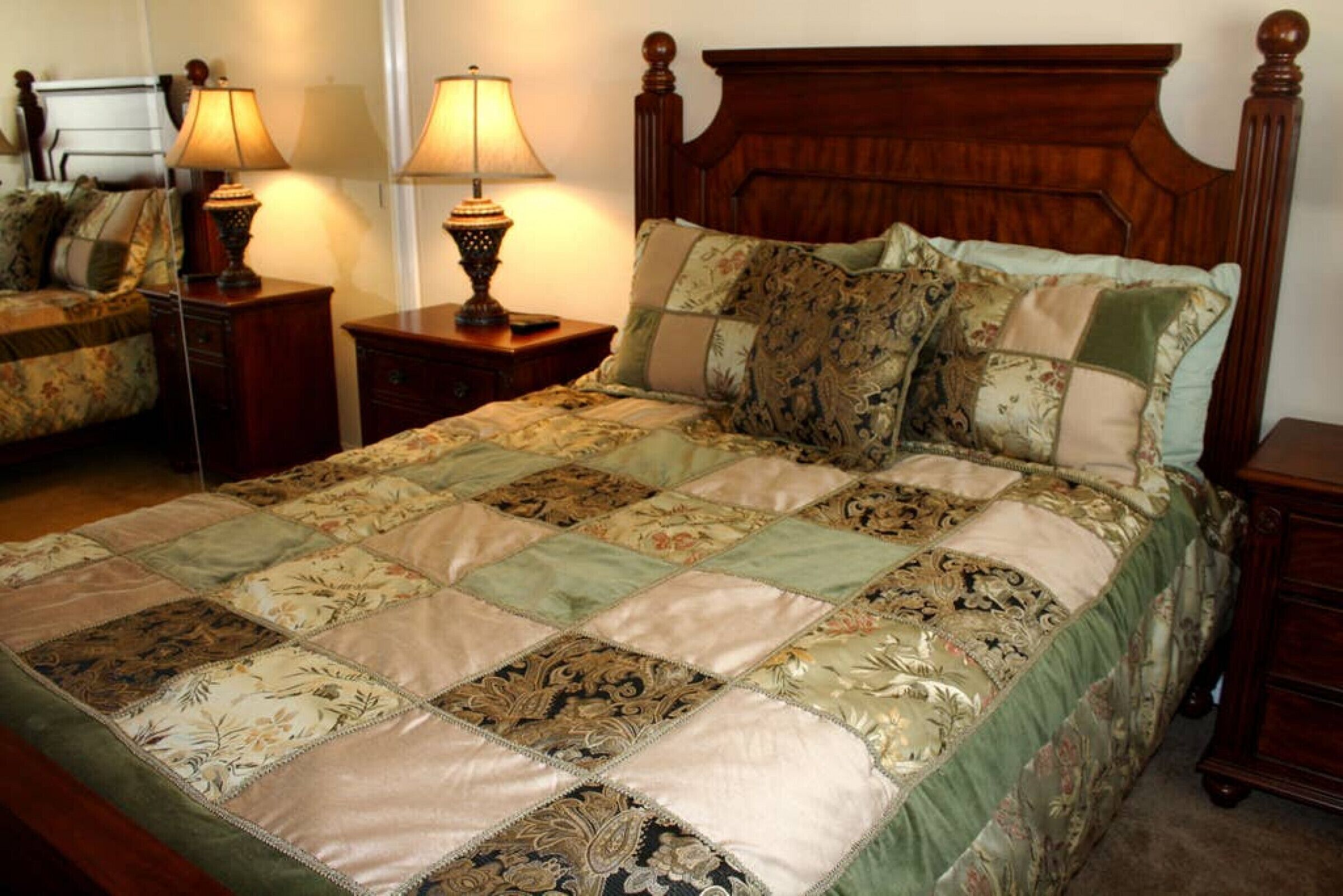 5 Schlafzimmer, Schreibtisch, Bügeleisen/Bügelbrett, Reisekinderbett