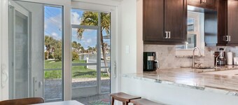 Redington Beach ICW 4BR/2Bath Home 10-min Walk to White Sand Beach