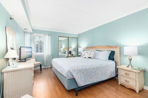 2 bedrooms, iron/ironing board, free WiFi - Bayside Bliss | Sunset Views | Walk/Bike to Beach (Ocean City)