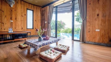 Family Triple Room, Patio, Pool View | Spa | Perkhidmatan urut