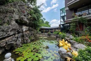 Property grounds - Tràng An Legend (Hoa Lu)